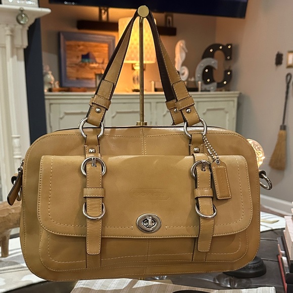 COACH Chelsea Turnlock Satchel w/Removable Shoulder Strap in Tan, COA Included! - Picture 4 of 16